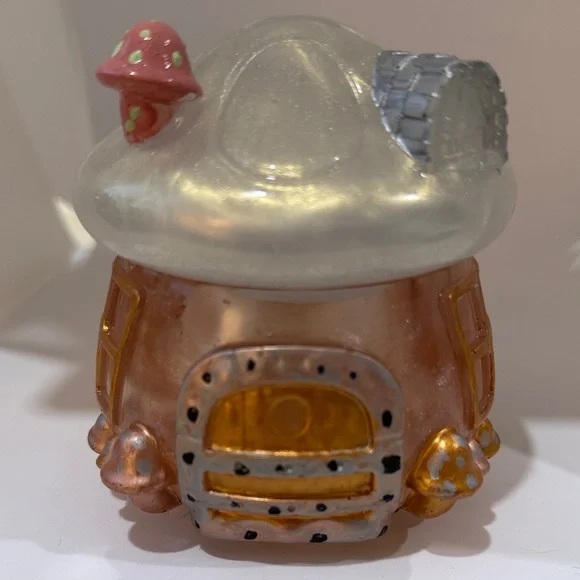 Unique Resin,Mushroom House Art Decor in Silver and Gold - Picture 1 of 10